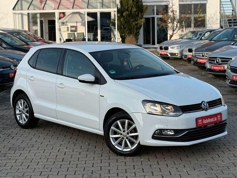 Weiß Gebraucht 2015 VW Polo LOUNGE Limousine | 9.600 € (Fairer Preis) - Bild 1/4