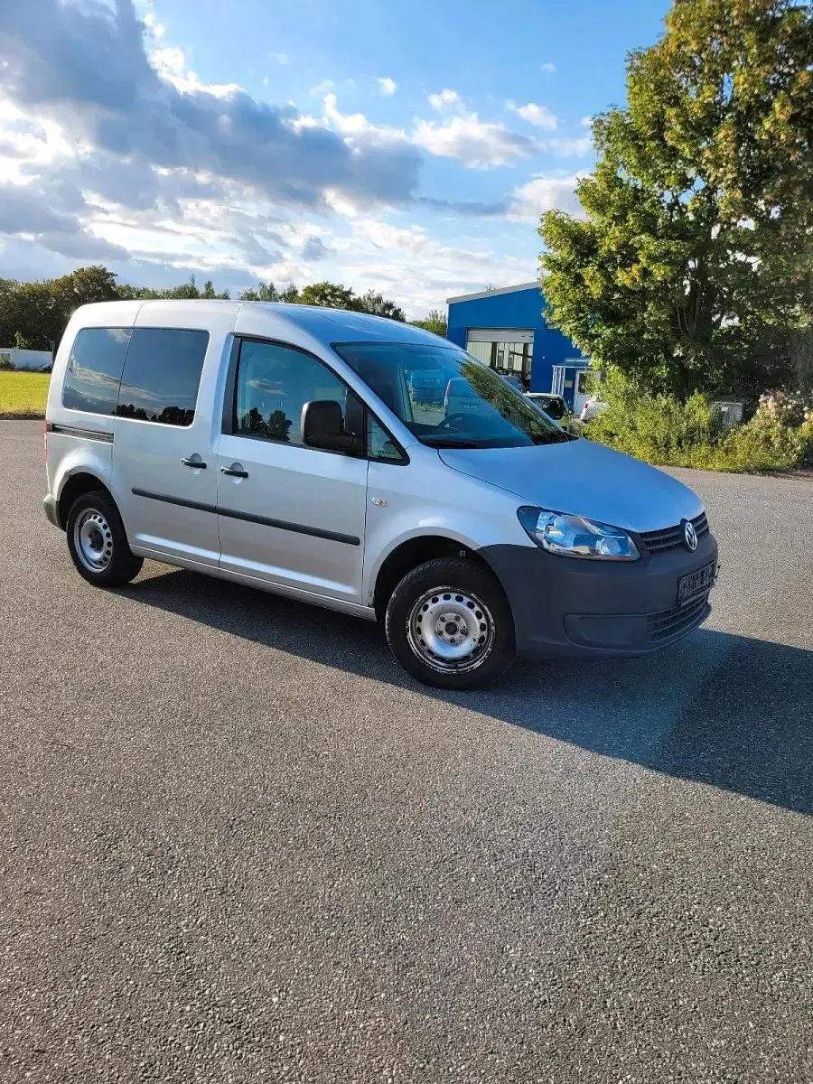 Gebraucht VW Caddy 102 PS (75 kW) 2013 Silber Van / Kleinbus