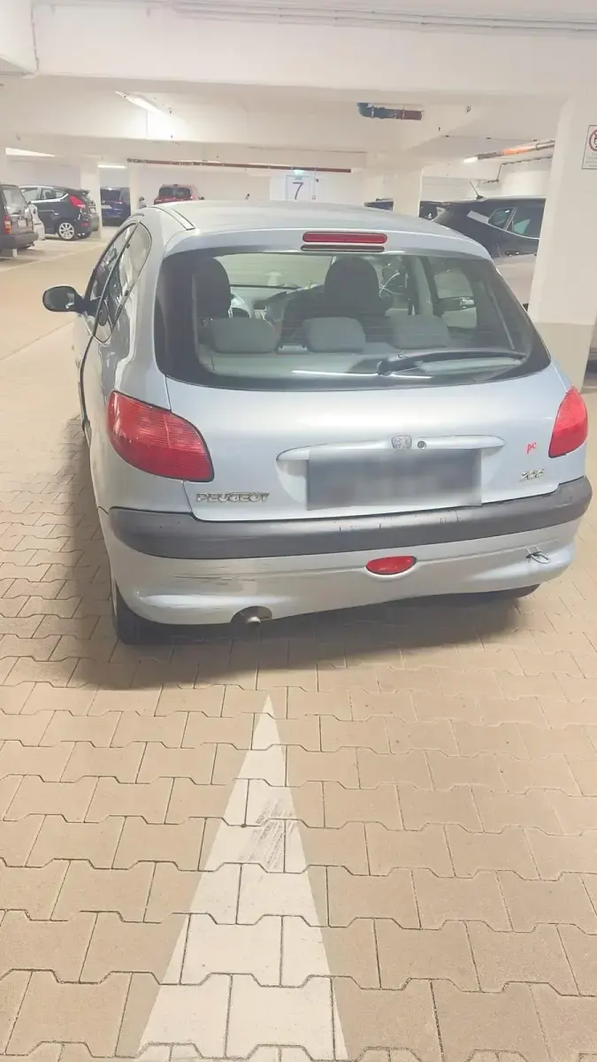 Gebraucht Peugeot 206 60 PS (44 kW) 2001 Silber Kleinwagen