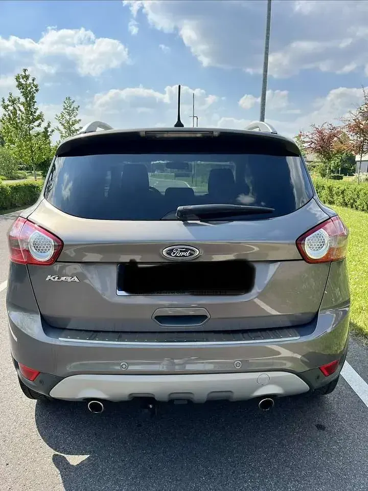 Gebraucht Ford Kuga Champions Edition 140 PS (102 kW) 2012 Braun SUV