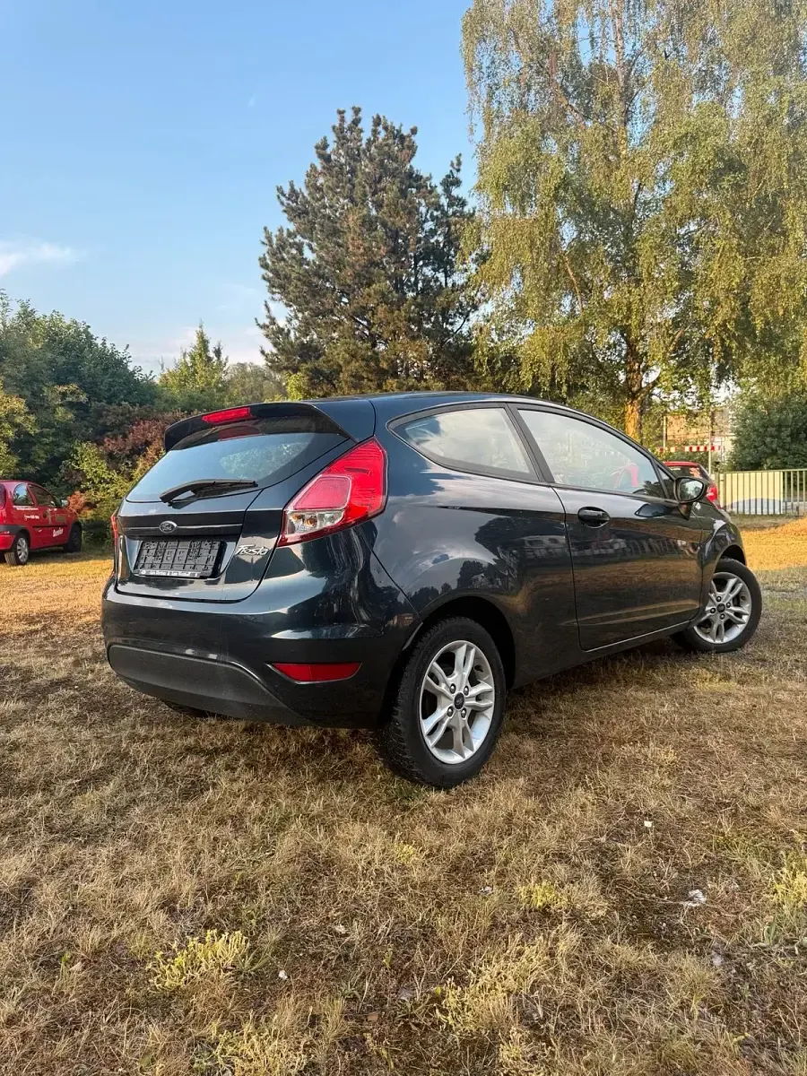 Gebraucht Ford Fiesta 100 PS (73 kW) 2017 Schwarz Kleinwagen