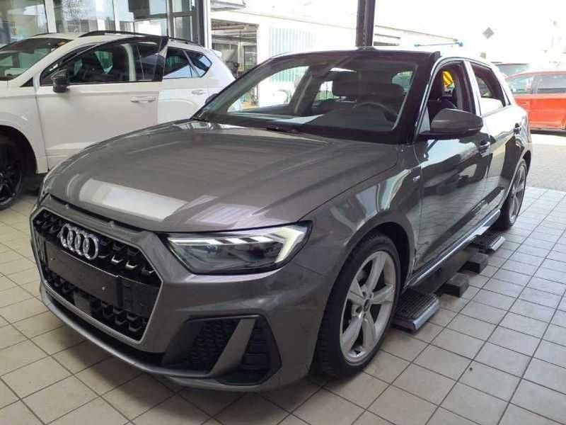 Gebraucht Audi A1 110 PS (80 kW) 2022 Chronosgrau (metallic) SUV