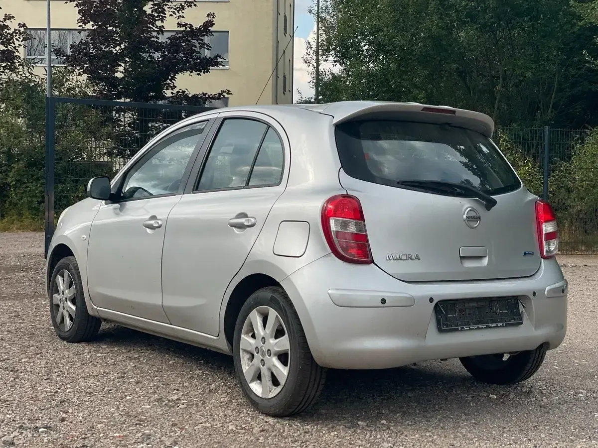 Gebraucht Nissan Micra Acenta 80 PS (58 kW) 2013 Silber Kleinwagen