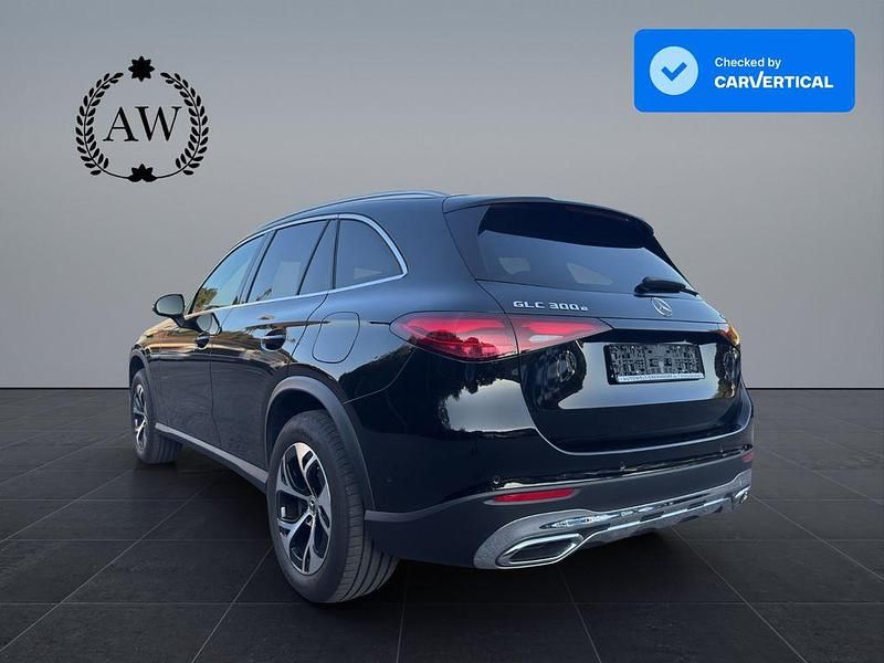Gebraucht Mercedes GLC300e Avantgarde 313 PS (230 kW) 2024 Schwarz SUV