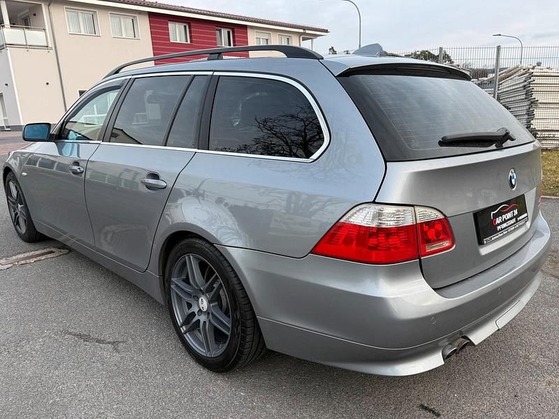 Gebraucht BMW 525 177 PS (130 kW) 2006 Grau Kombi