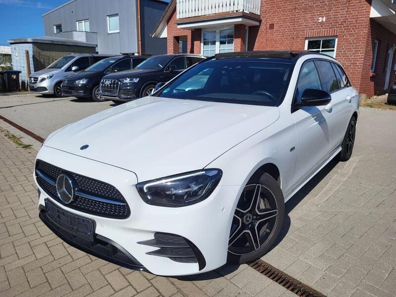 Weiß Gebraucht 2021 Mercedes E300 AMG line Kombi | 32.790 € (Fairer Preis) - Bild 1/4