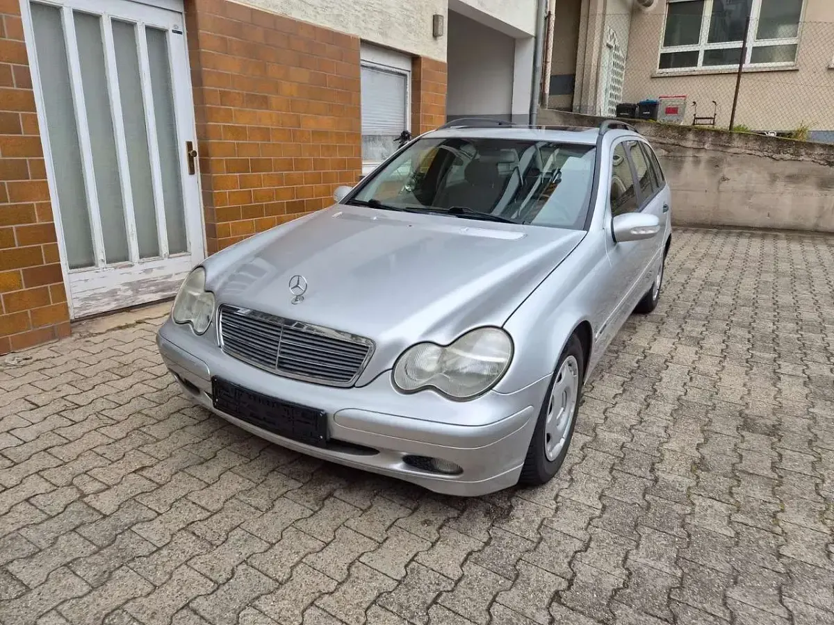 Gebraucht Mercedes C220 143 PS (105 kW) 2002 Silber Kombi