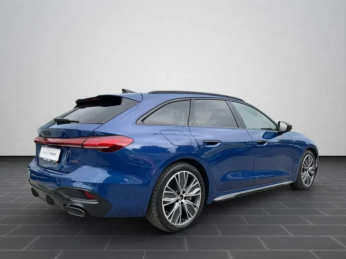 Neu Audi A5 Advanced 299 PS (219 kW) 2026 Ascariblau metallic (metallic) Kombi