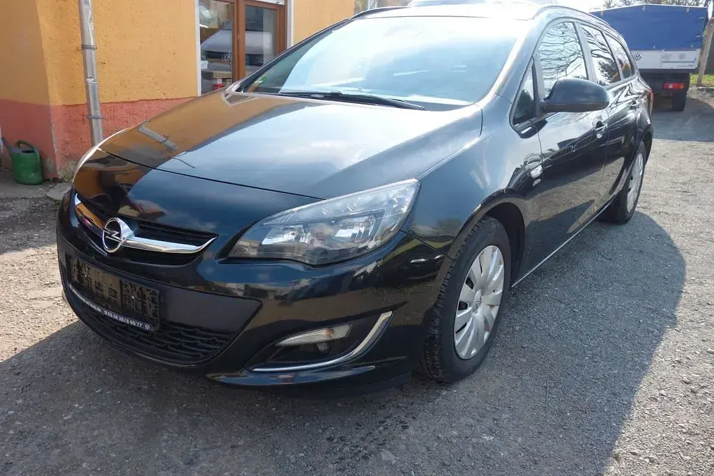 Second-hand Opel Astra Active 120 CP (88 kW) 2013 Negru Break