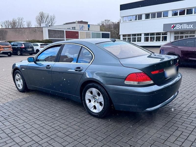 Gebraucht BMW 745 333 PS (244 kW) 2004 Blau Limousine
