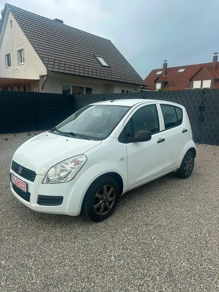 Gebraucht Suzuki Splash 65 PS (47 kW) 2009 Weiß Kleinwagen