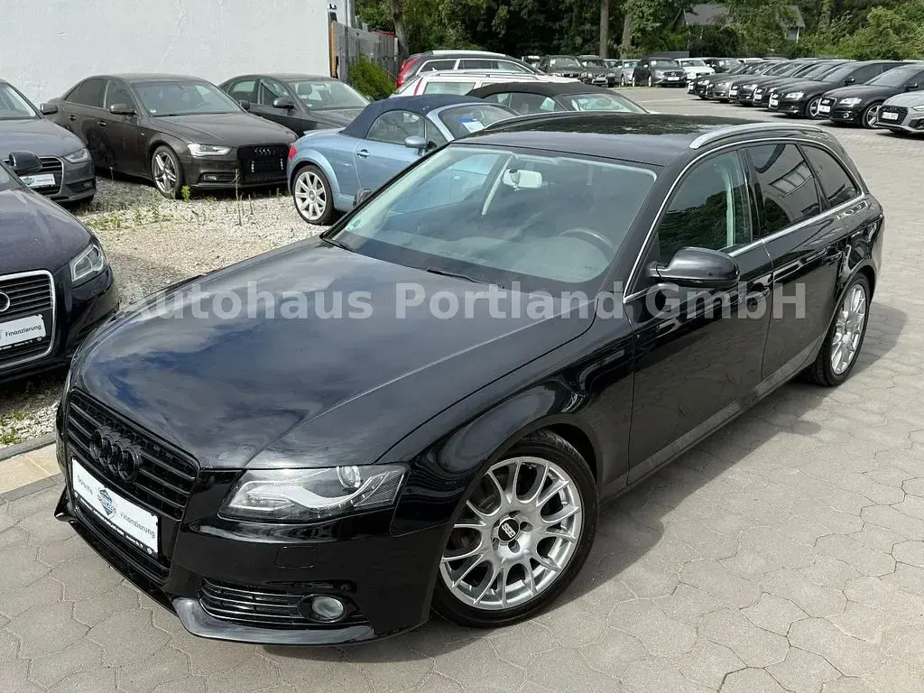 Gebraucht Audi A4 Attraction 120 PS (88 kW) 2011 Phantomschwarz Kombi