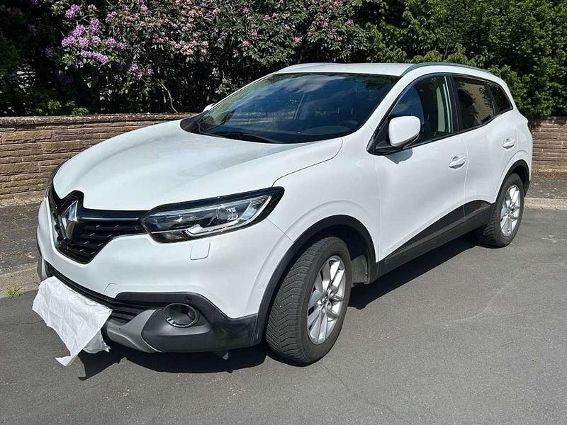 Weiß Gebraucht 2017 Renault Kadjar Experience SUV | 11.500 € (Fairer Preis) - Bild 1/4