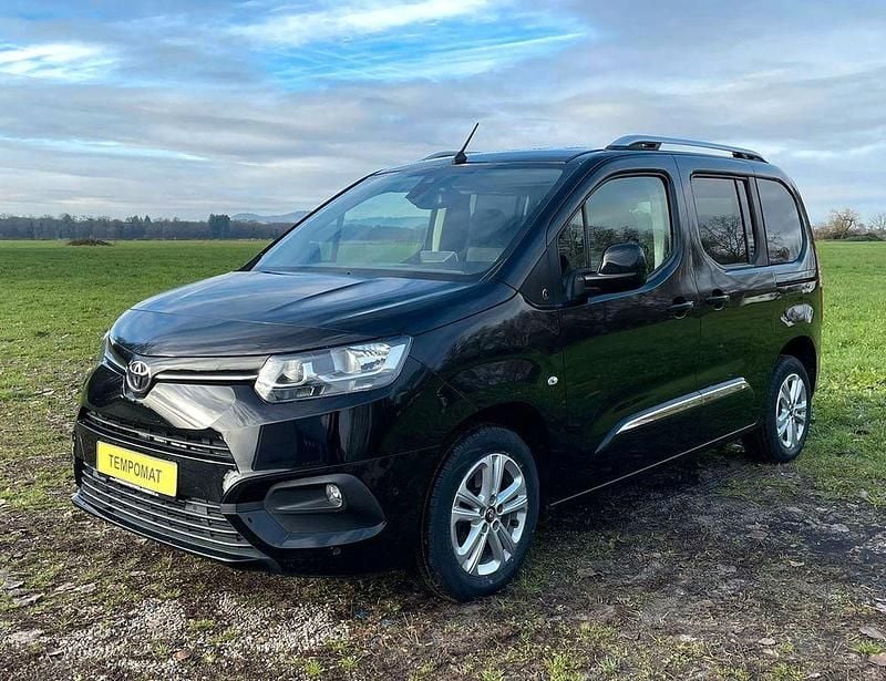 Schwarz Gebraucht 2020 Toyota Proace Verso City Kombi | 22.950 € (Fairer Preis) - Bild 1/4