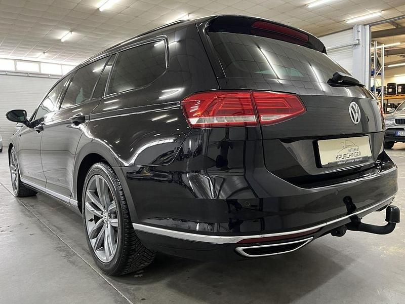 Gebraucht VW Passat 239 PS (175 kW) 2015 Deep black perleffekt Kombi