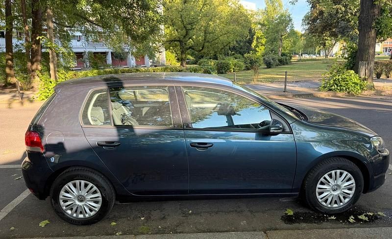 Blau Gebraucht 2009 VW Golf VI Limousine | 6.900 € (Etwas zu teuer) - Bild 1/4