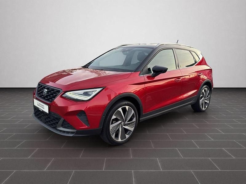 "desire" rot Gebraucht 2024 Seat Arona FR SUV | 21.700 € (Etwas zu teuer) - Bild 1/4