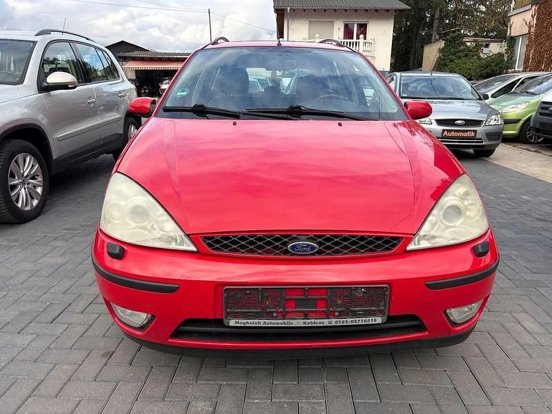 Gebraucht Ford Focus Ambiente 101 PS (74 kW) 2002 Rot Kombi