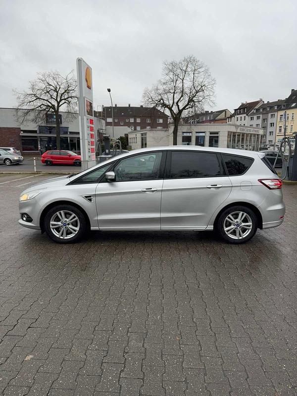 Gebraucht Ford S-MAX S 150 PS (110 kW) 2016 Silber Van / Kleinbus