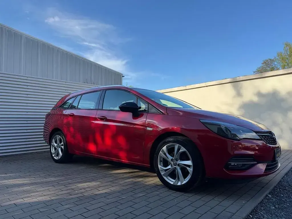 Używany Opel Astra 145 KM (106 kW) 2020 Czerwony Kombi