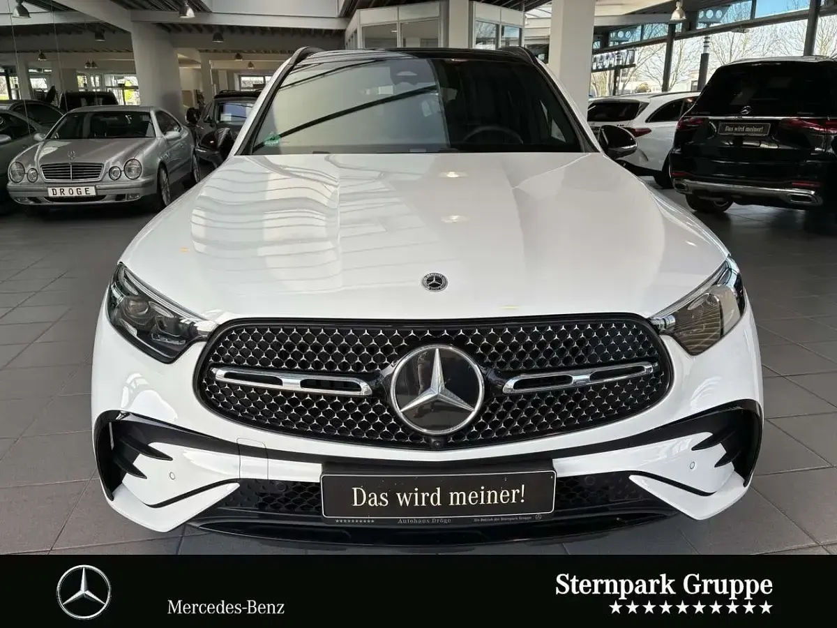 Gebraucht Mercedes GLC300de AMG 333 PS (244 kW) 2025 Unilack polarweiß SUV