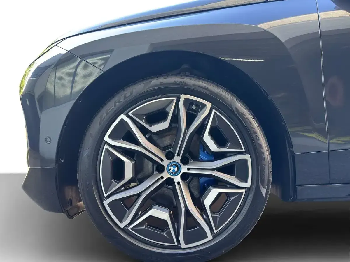 Gebraucht BMW iX Sport Line 239 kW (326 PS) 2023 Grau SUV