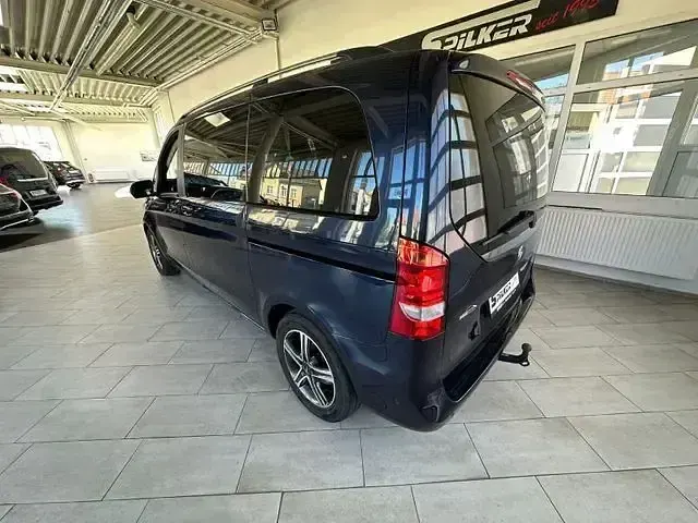 Gebraucht Mercedes V250 Edition 190 PS (139 kW) 2017 Cavansitblau Van / Kleinbus
