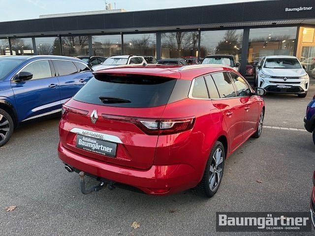 Gebraucht Renault Mégane GrandTour Bose Edition 163 PS (119 kW) 2018 Rot Kombi