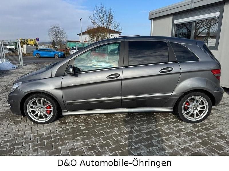 Gebraucht Mercedes B200 140 PS (102 kW) 2010 Grau Van / Kleinbus