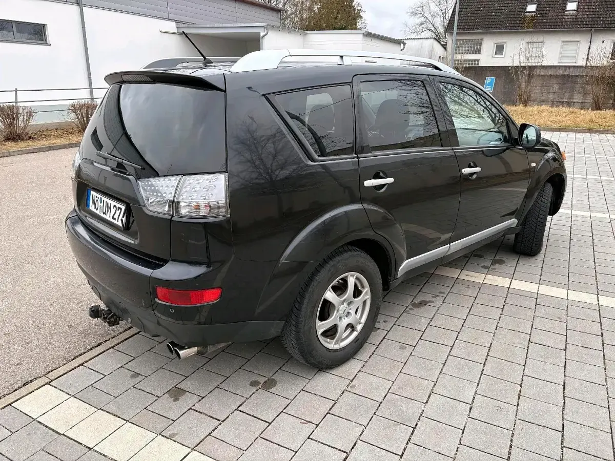 Gebraucht Mitsubishi Outlander 156 PS (114 kW) 2008 Schwarz SUV