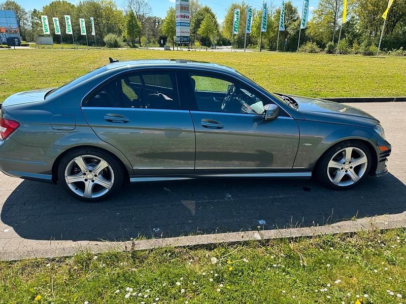 Gebraucht Mercedes C250 150 PS (110 kW) 2012 Silber Limousine