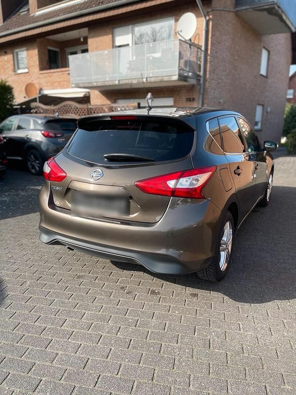 Gebraucht Nissan Pulsar 116 PS (85 kW) 2016 Braun Kleinwagen