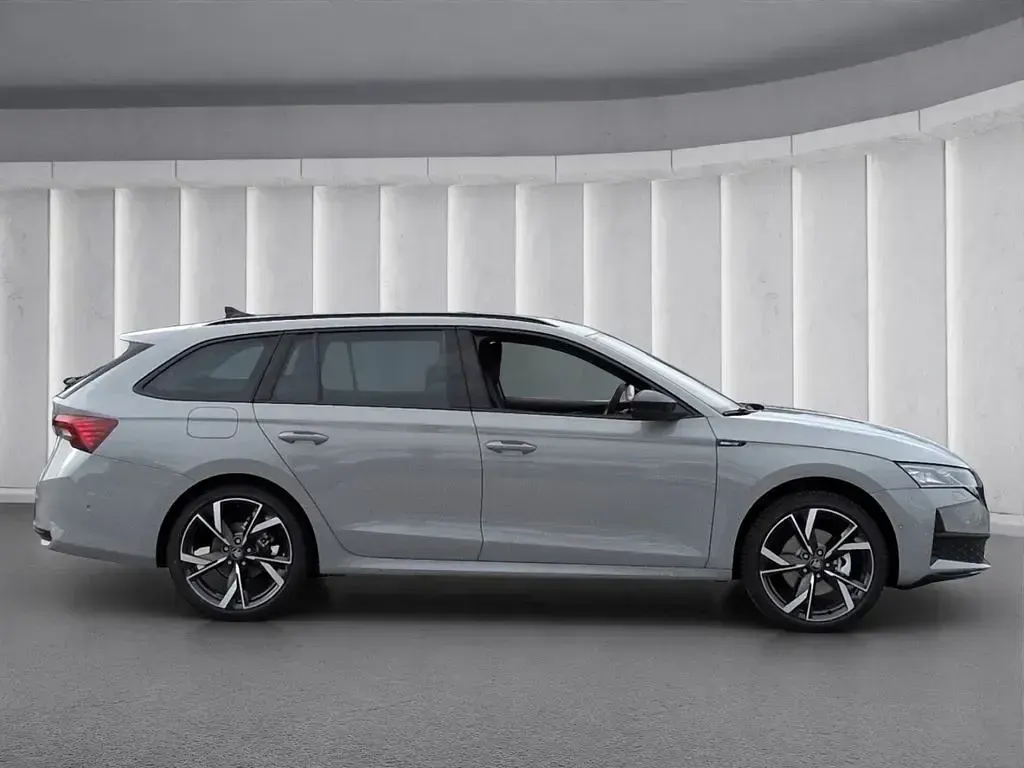 Gebraucht Skoda Octavia SportLine 150 PS (110 kW) 2025 Grau Kombi