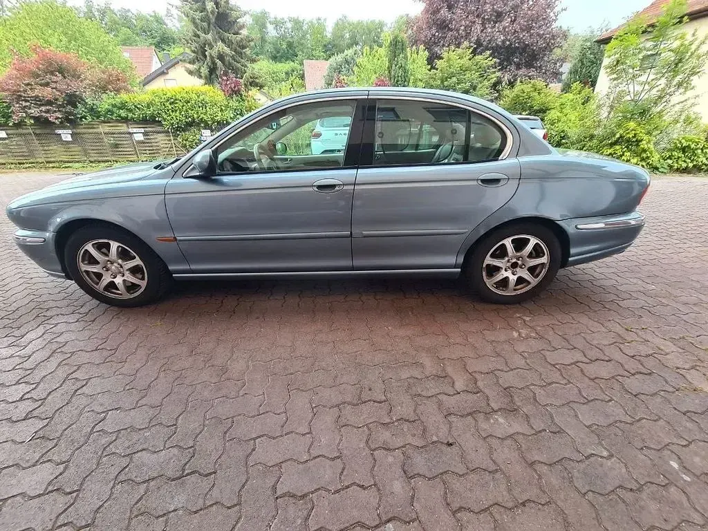Käytetty Jaguar X-type Executive 156 HP (114 kW) 2002 Sininen Sedan