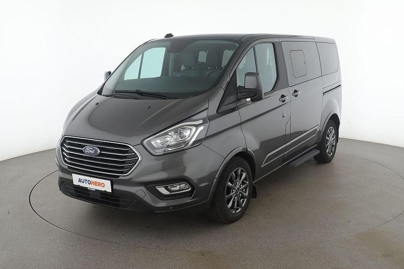 Grau Gebraucht 2021 Ford Tourneo Custom Titanium Van / Kleinbus | 35.470 € (Etwas zu teuer) - Bild 1/3