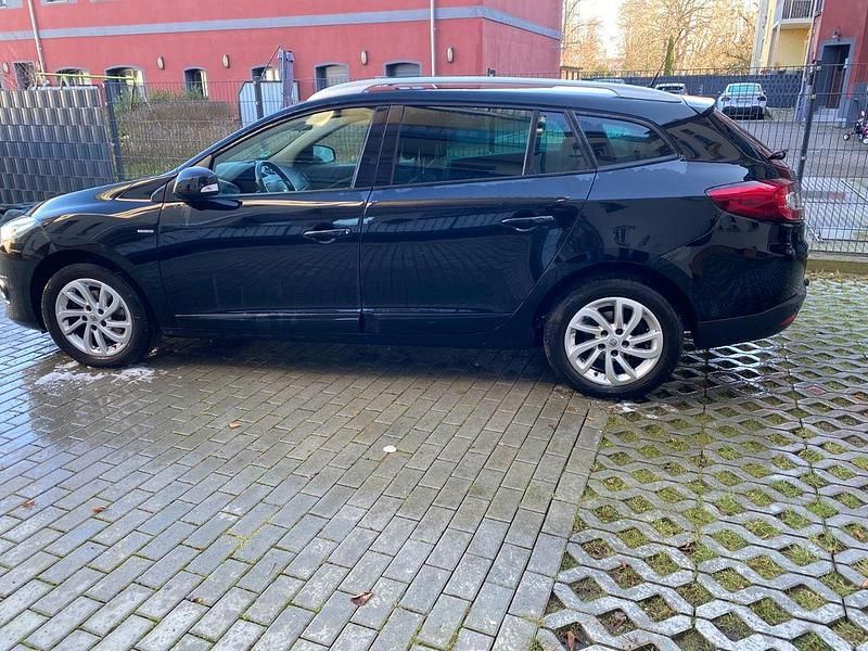 Gebraucht Renault Mégane III Intens 110 PS (80 kW) 2016 Grau Limousine