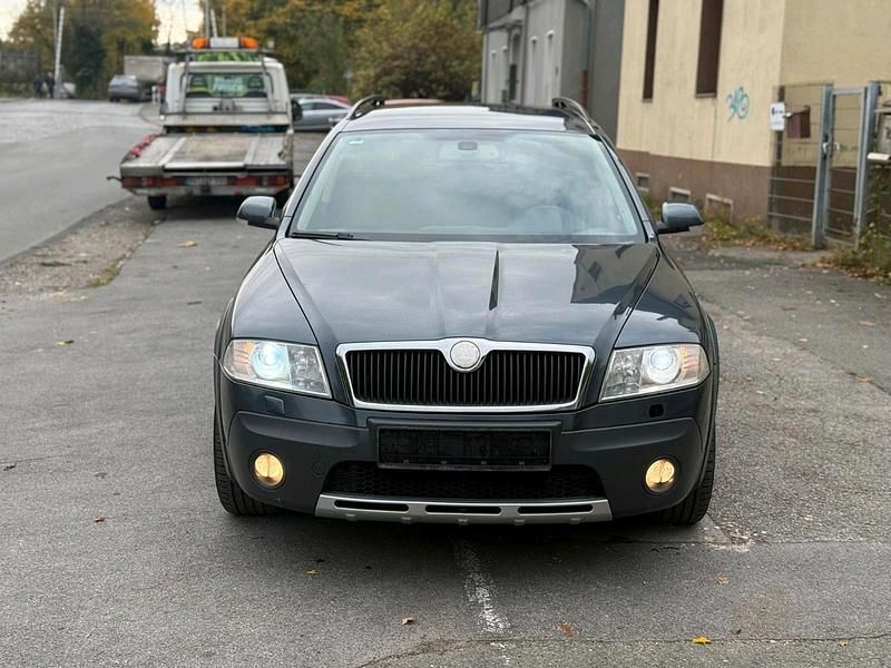 Grau Gebraucht 2007 Skoda Octavia Kombi | 3.000 € - Bild 1/4