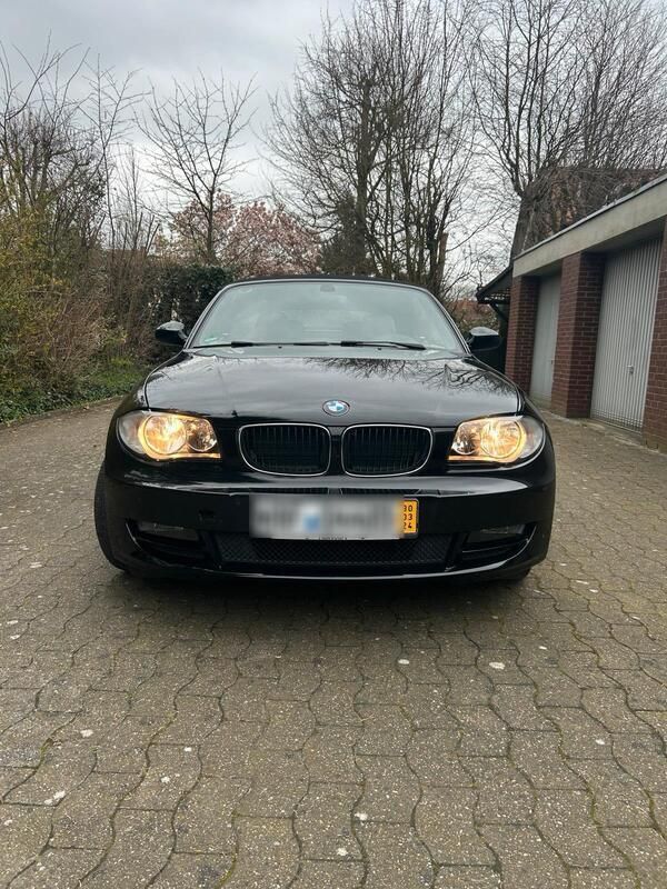 Schwarz Gebraucht 2009 BMW 118 Cabriolet Cabrio | 10.900 € (Etwas zu teuer) - Bild 1/4