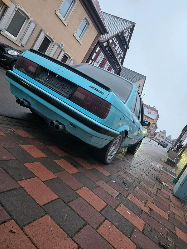 Gebraucht BMW 335 211 PS (155 kW) 1990 Blau Limousine