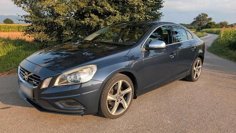 Gebraucht Volvo S60 R-Design 163 PS (119 kW) 2013 Blau Limousine