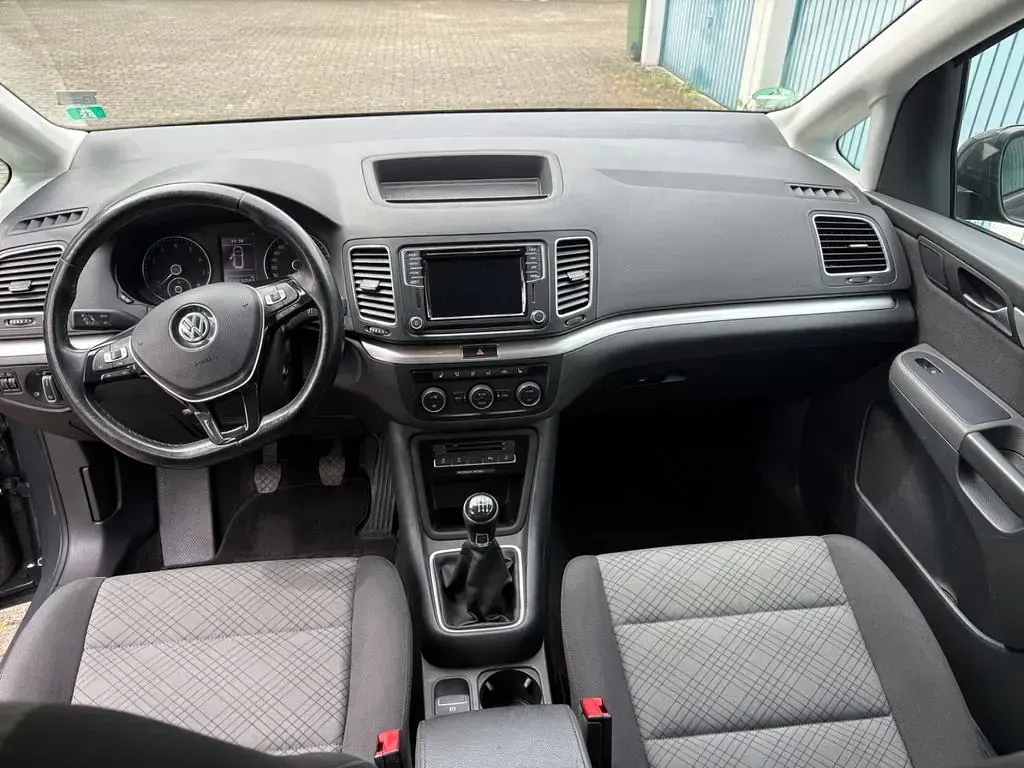 Gebraucht VW Sharan 150 PS (110 kW) 2017 Grau Van / Kleinbus