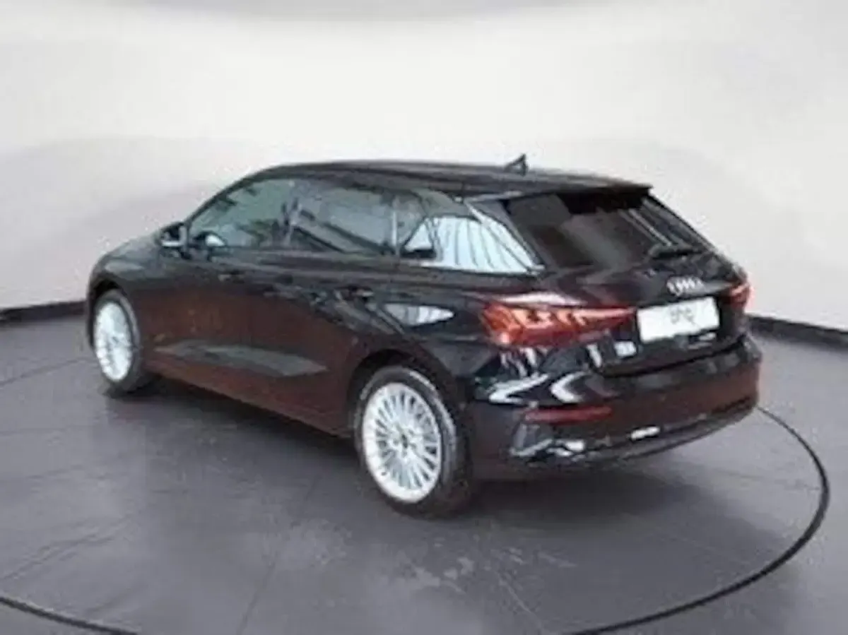 Gebraucht Audi A3 Advanced Plus 150 PS (110 kW) 2024 Schwarz Limousine