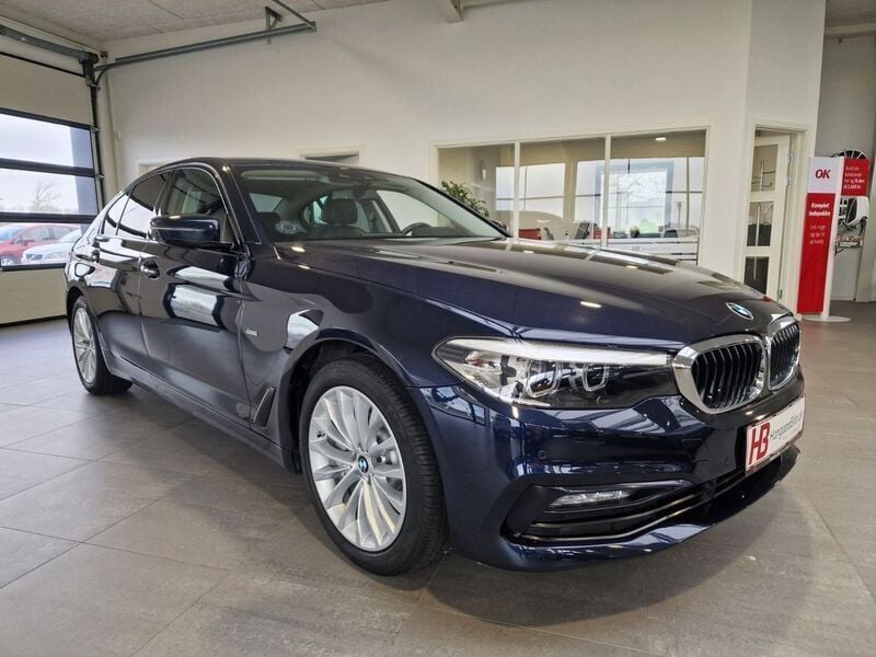 Blau Gebraucht 2017 BMW 530 Sport Line Limousine | 21.875 € (Superpreis) - Bild 1/4
