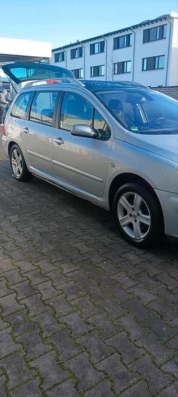 Grau Gebraucht 2003 Peugeot 307 Kombi | 1.500 € - Bild 1/4