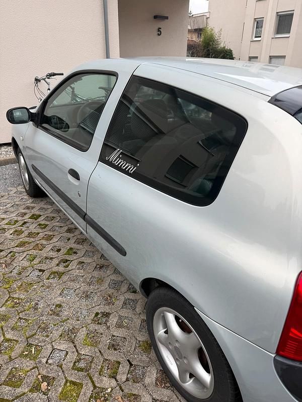 Gebraucht Renault Clio II 75 PS (55 kW) 2004 Kleinwagen