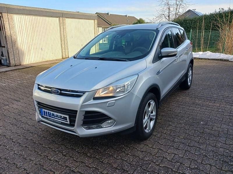 Gebraucht Ford Kuga Individual 179 PS (131 kW) 2016 Grau SUV