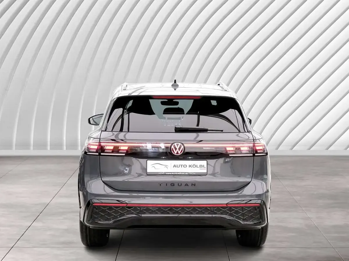 Neu VW Tiguan R-line 150 PS (110 kW) 2026 Delfingrau metallic SUV