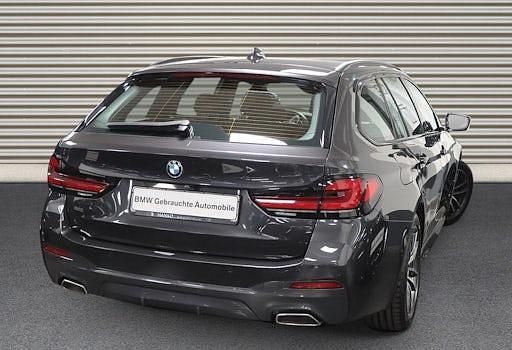 Gebraucht BMW 540 Shadowline 333 PS (244 kW) 2023 Grau Kombi