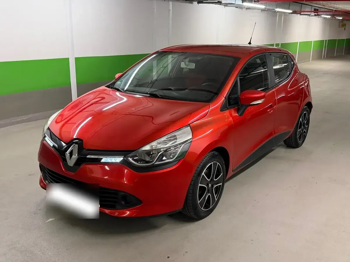 Gebraucht Renault Clio 120 PS (88 kW) 2014 Rot Kleinwagen