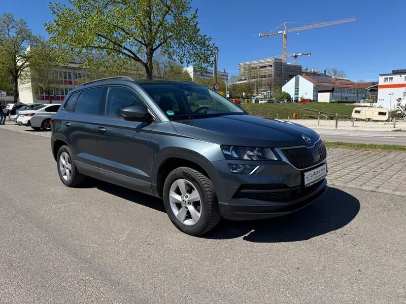 Grau Gebraucht 2018 Skoda Karoq Ambition SUV | 14.590 € - Bild 1/4